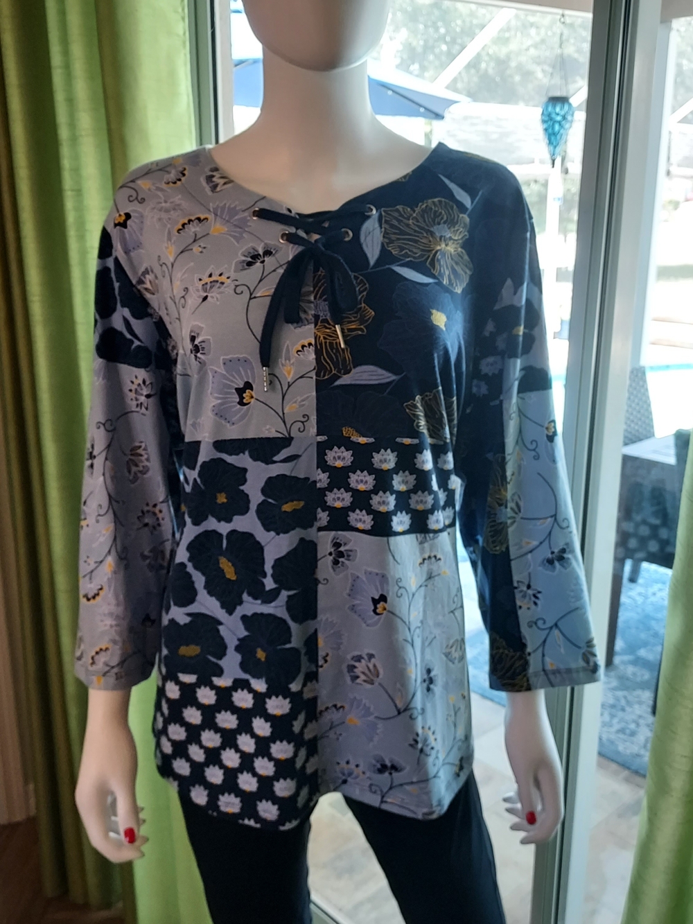 Floral Print Women's Tunic Top in  a Cotton Calico Print w Lace Up V-Neck.  2X